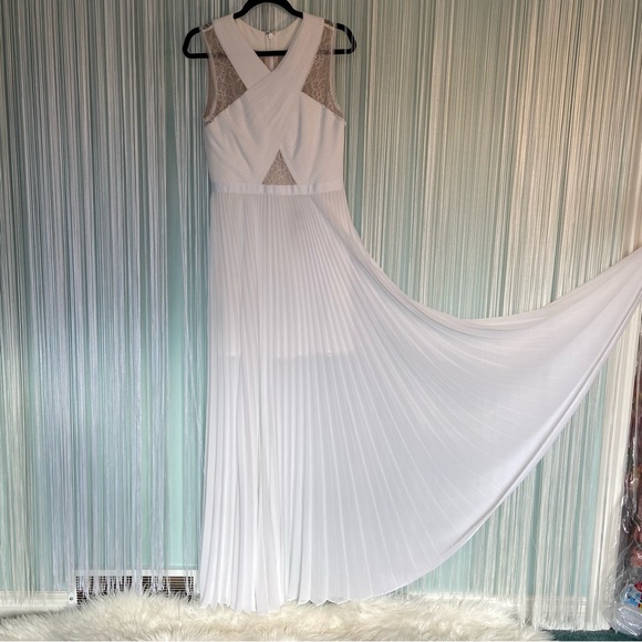 BCBGMaxazria White Pleated Lace Maxi Dress - Picture 3 of 17